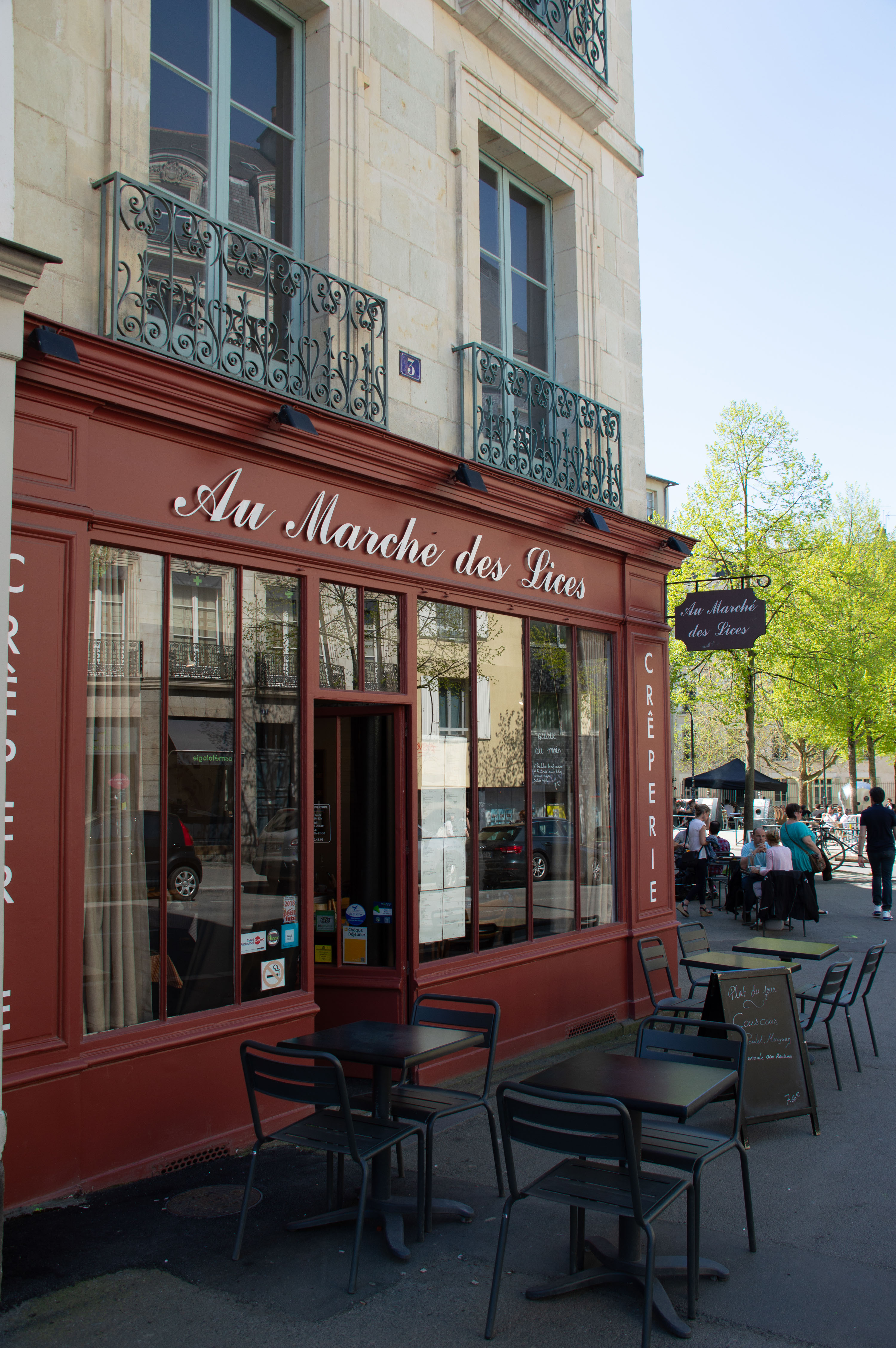 Rennes,_Crêperie_Au_Marché_des_Lices_D3200_04192018_739.jpg