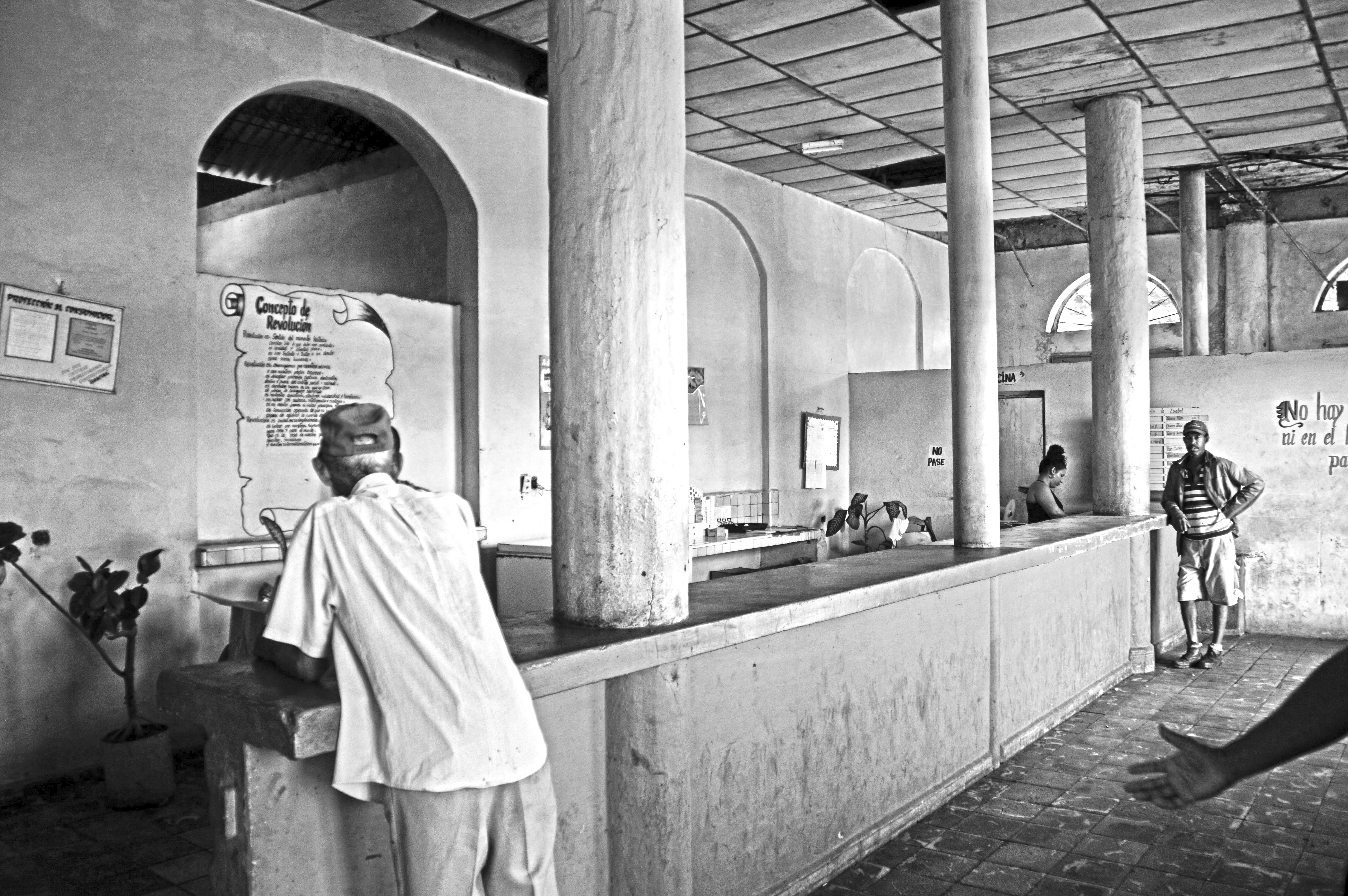 Cafeteria_in_La_Isobel-Edit_copy.jpgg