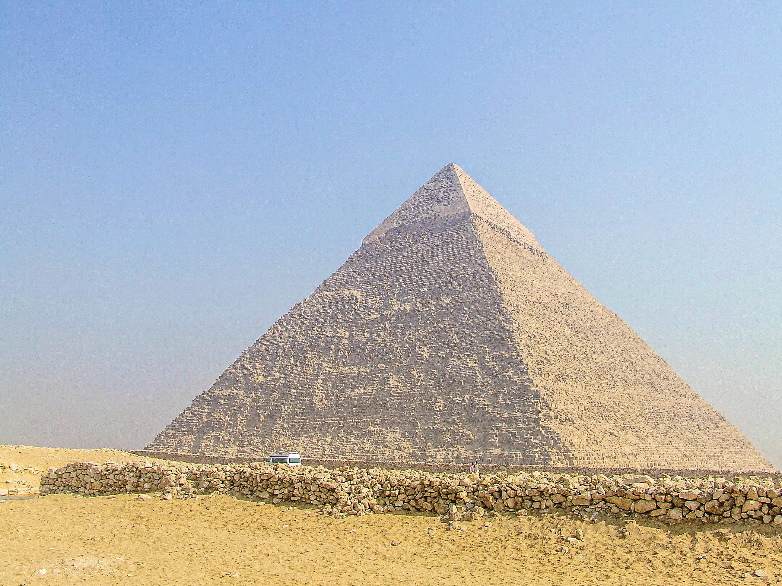 Pyramid_of_Khafre_20101125_Picture_015.jpg
