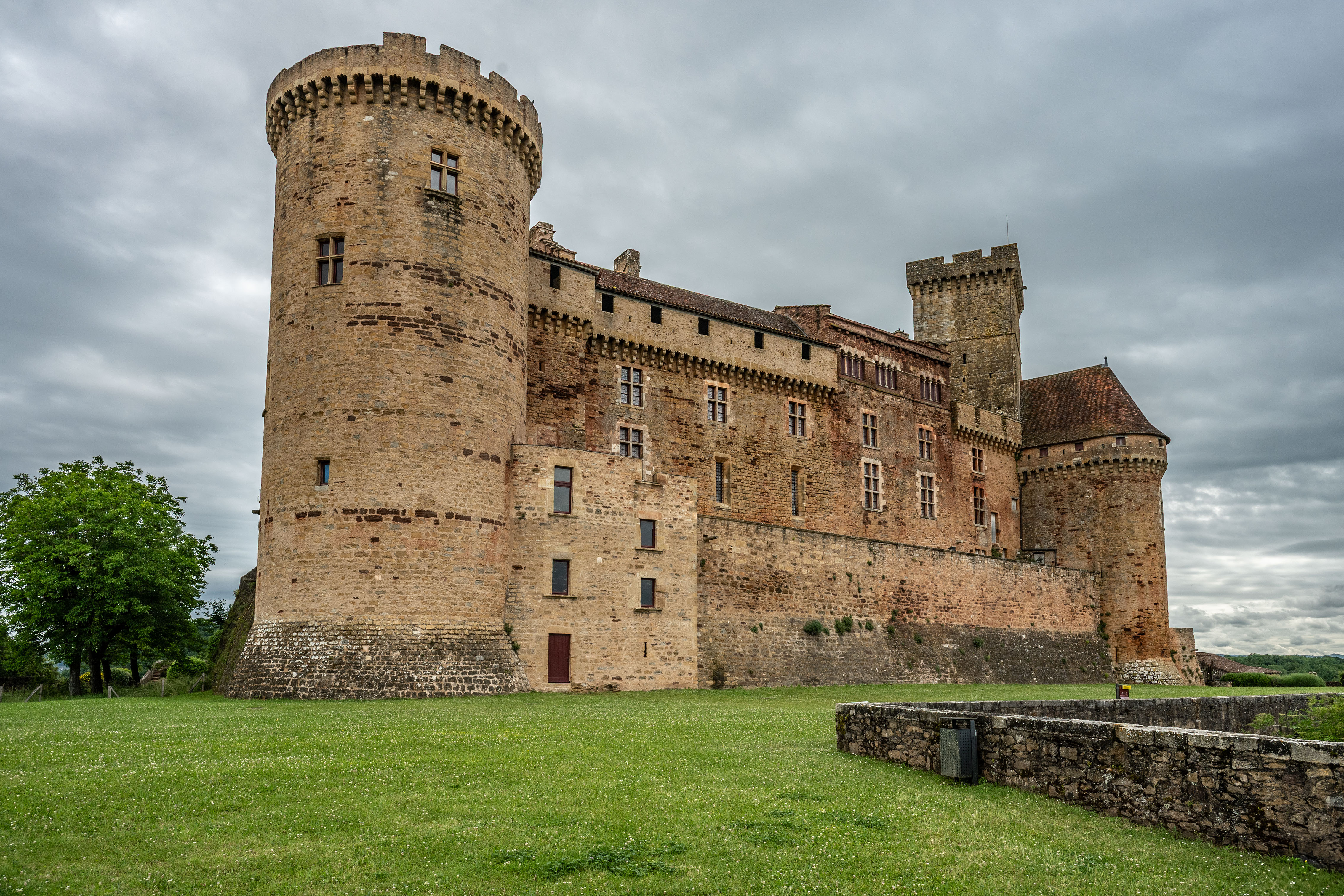 Château_de_Castelnau-Bretenoux_Walking_Around_The_Exterior_Z6iii_06062025_5492.jpg