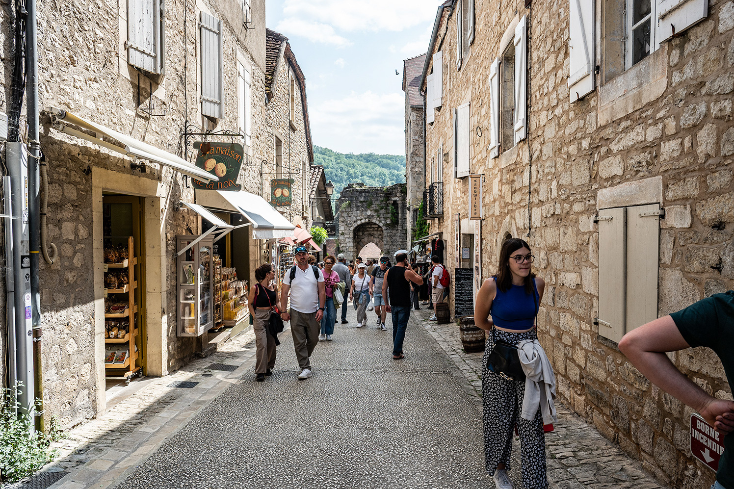 Rue_de_la_Couronnerie,_46500_Rocamadour,_France_Z6iii_06082025_5739.jpg
