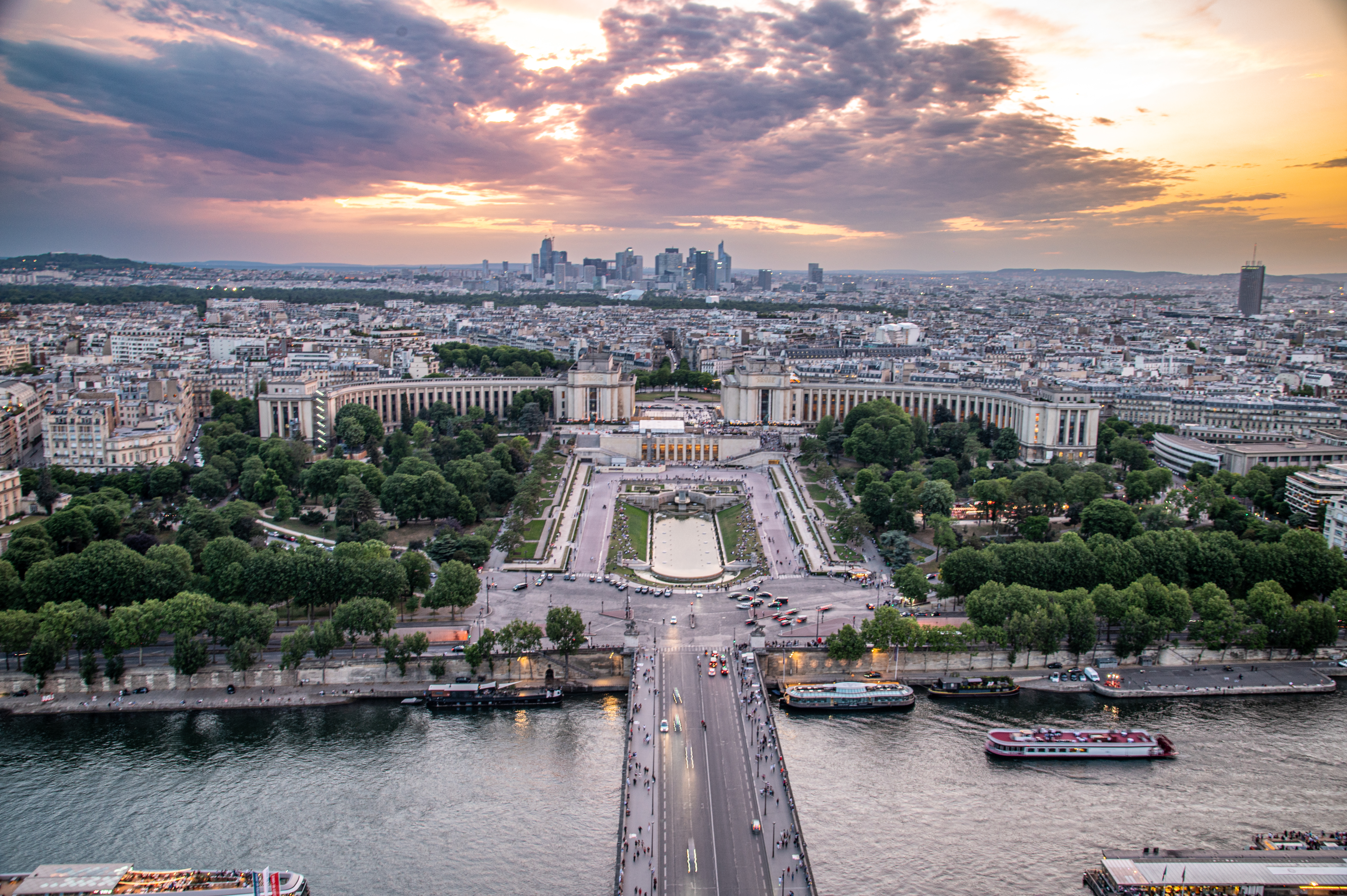 Eiffel_Tower_Jardins_du_Trocadéro_D780_05172022_700.jpg