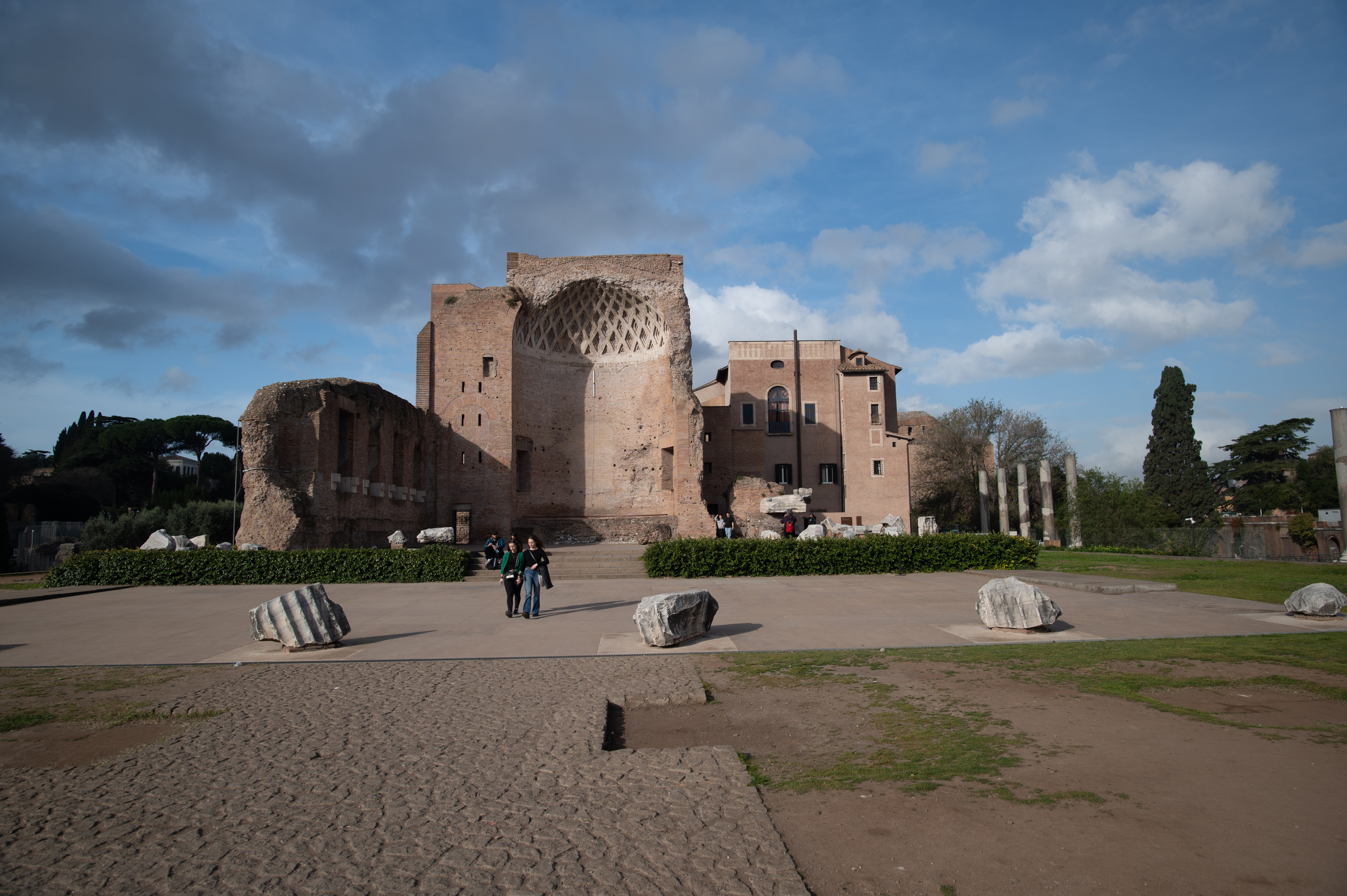 link to page AncientRomeForo1Titus.html