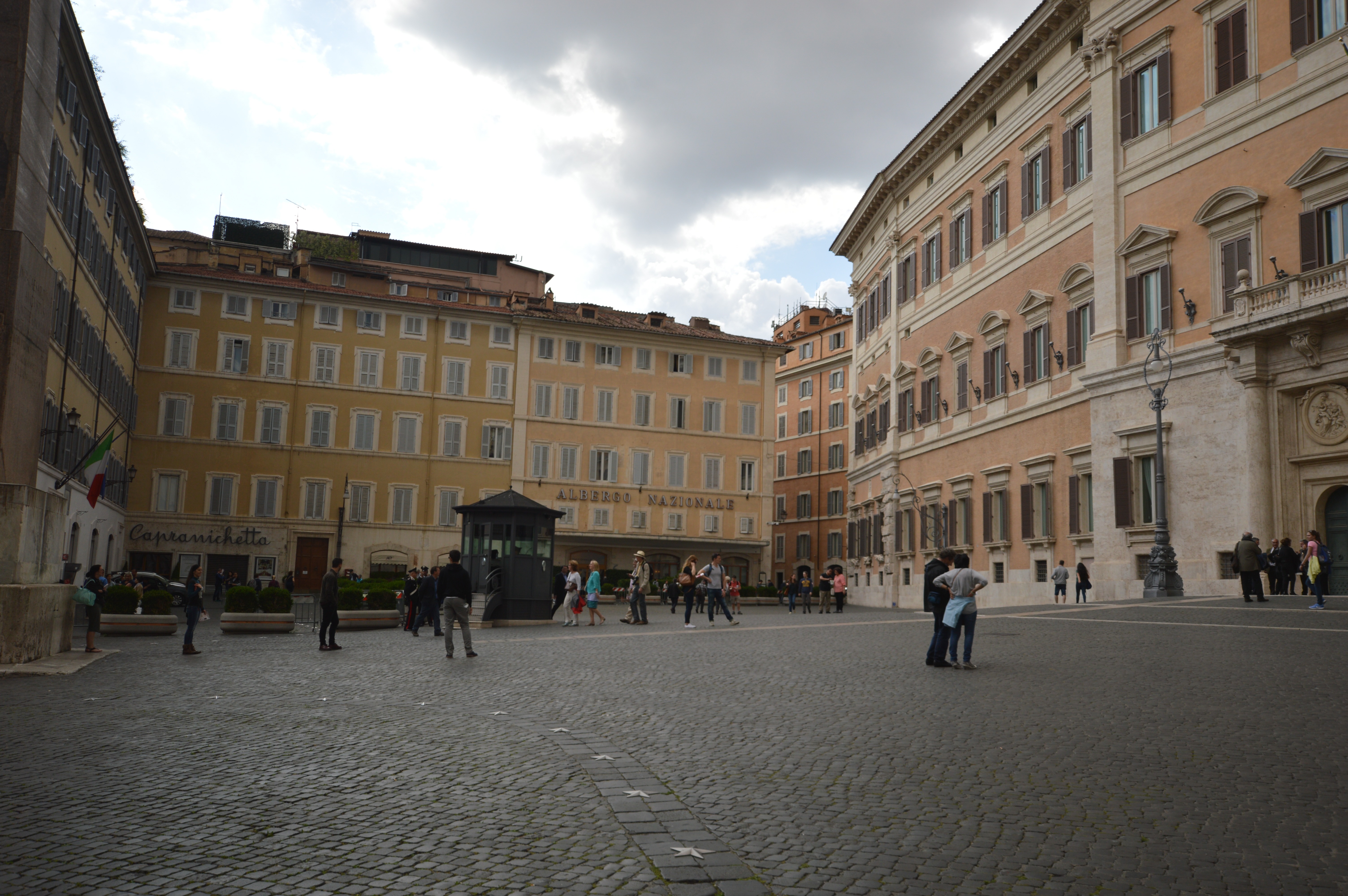 Piazza di Monte Citorio Palazzo Montecitorio