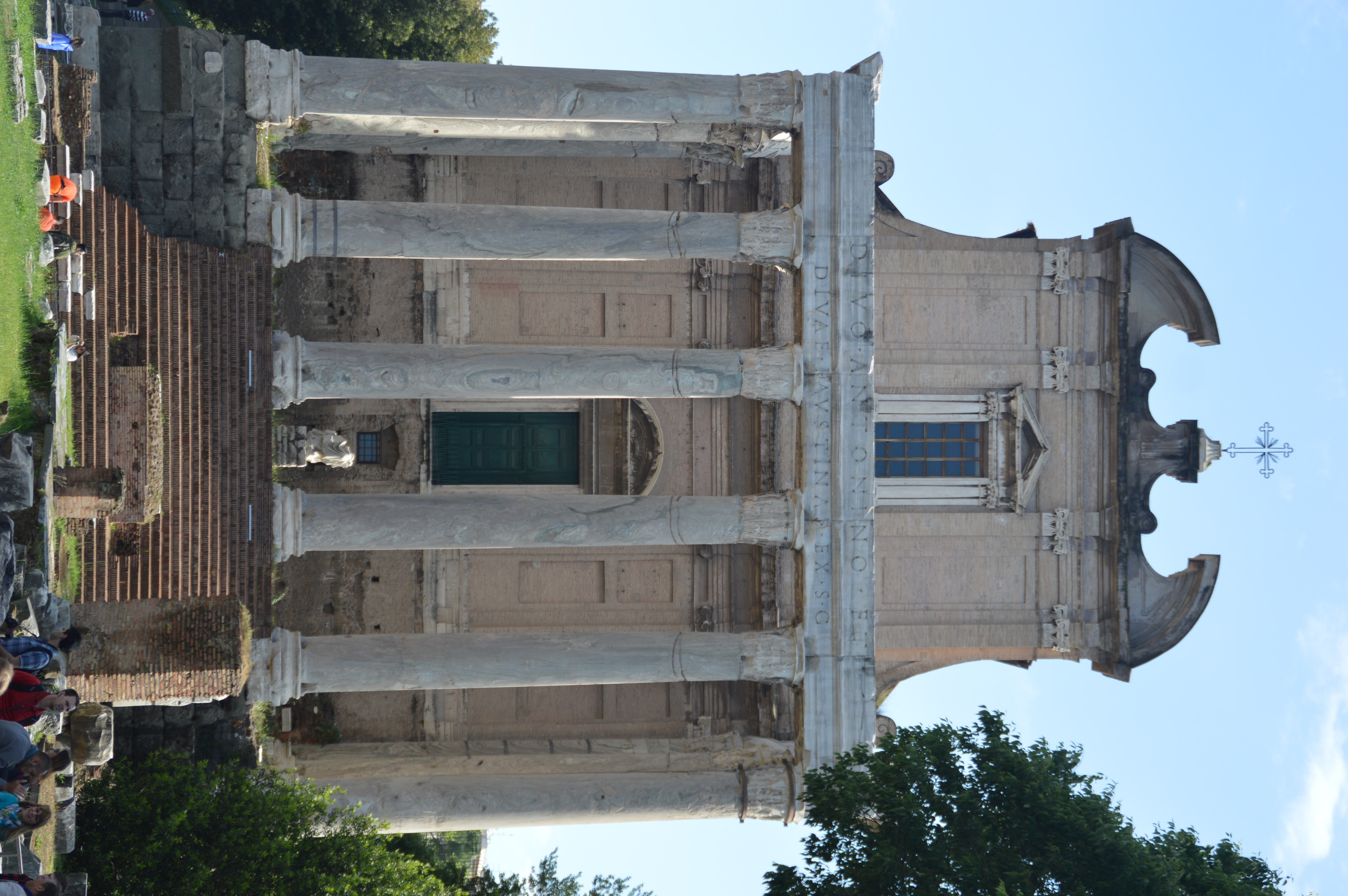Temple of Antoninus and Faustina_