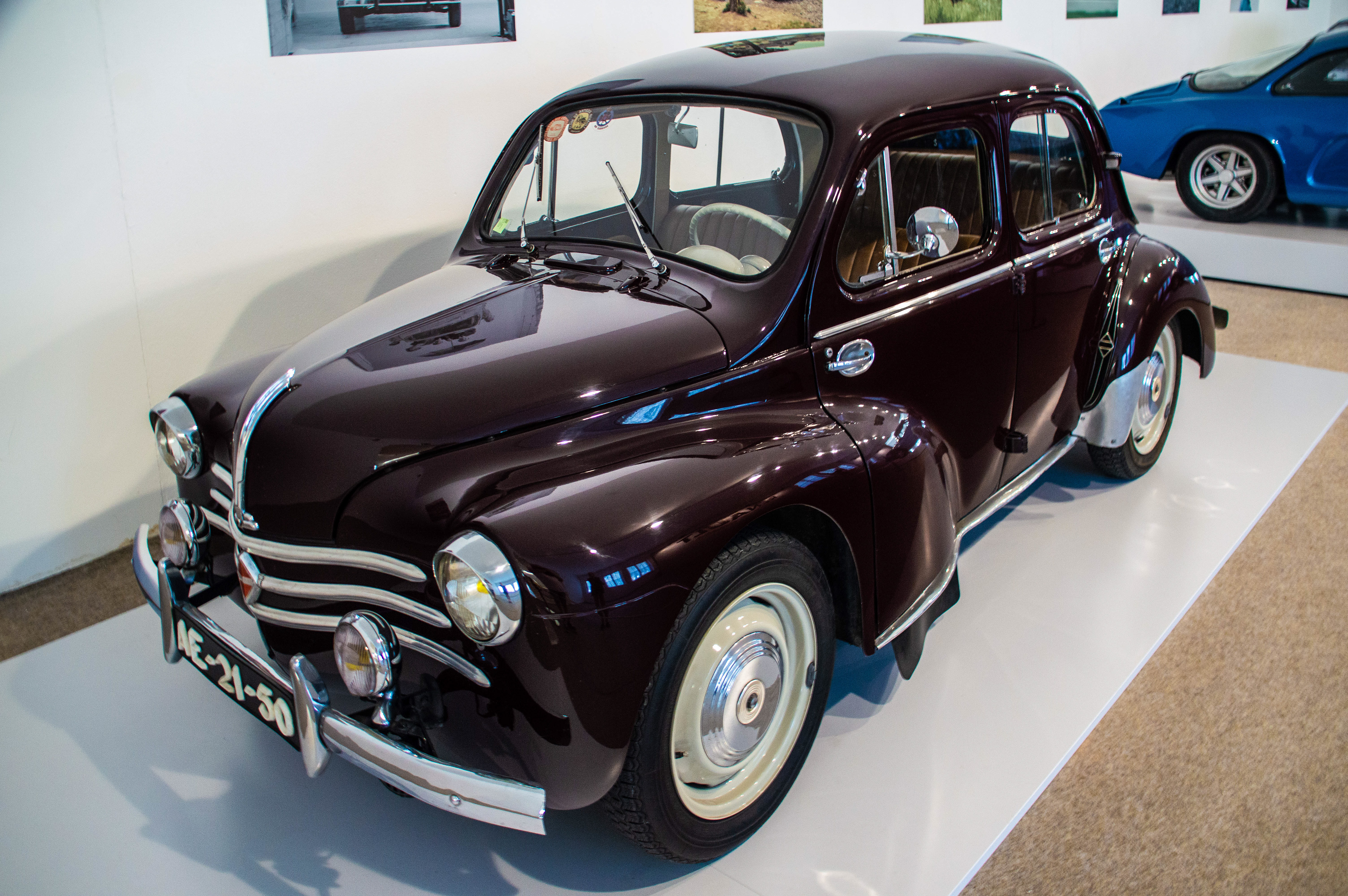 Renault 4CV