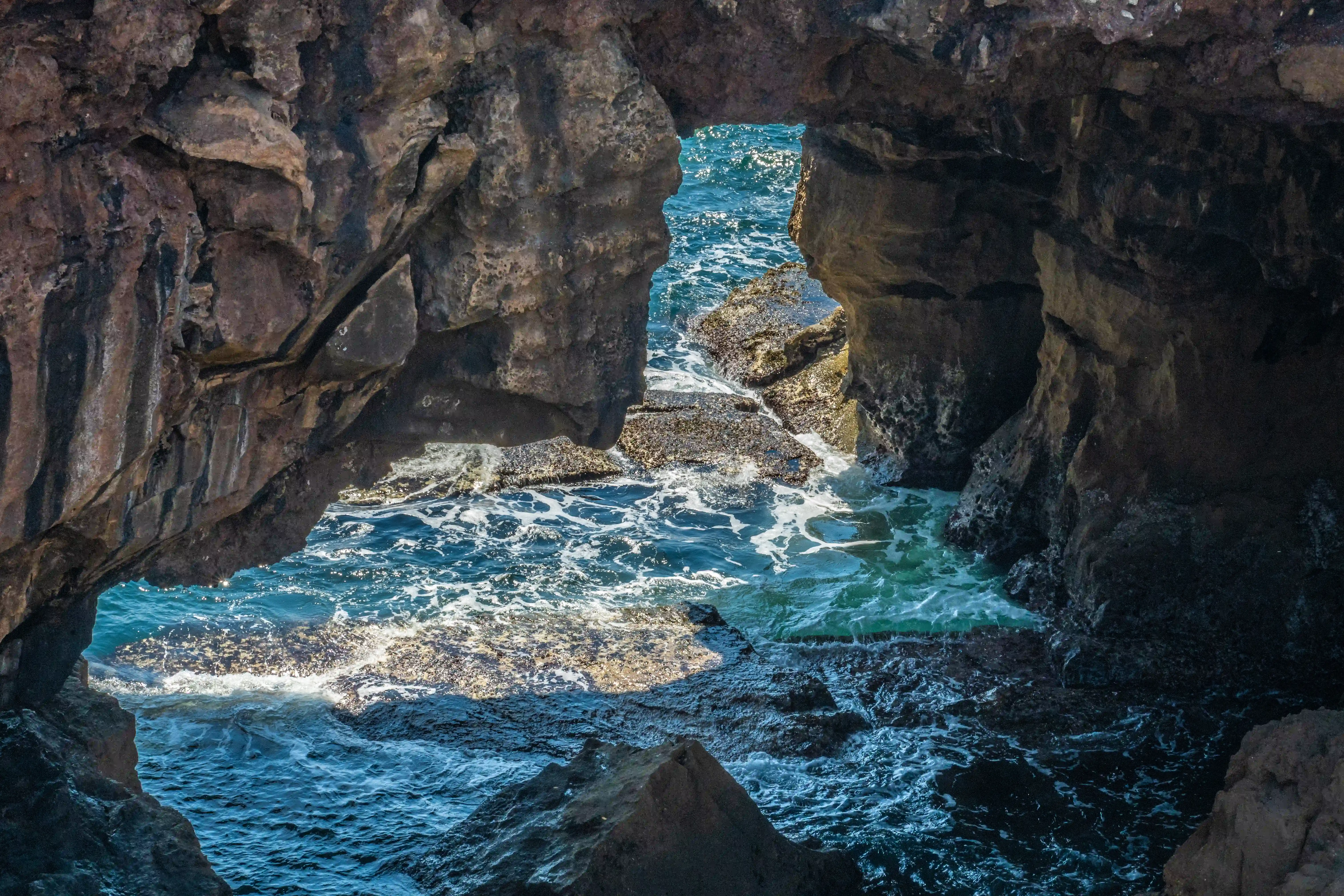 image link to https://www.mgaylard.co.uk/Portugal/cascaisboca.html