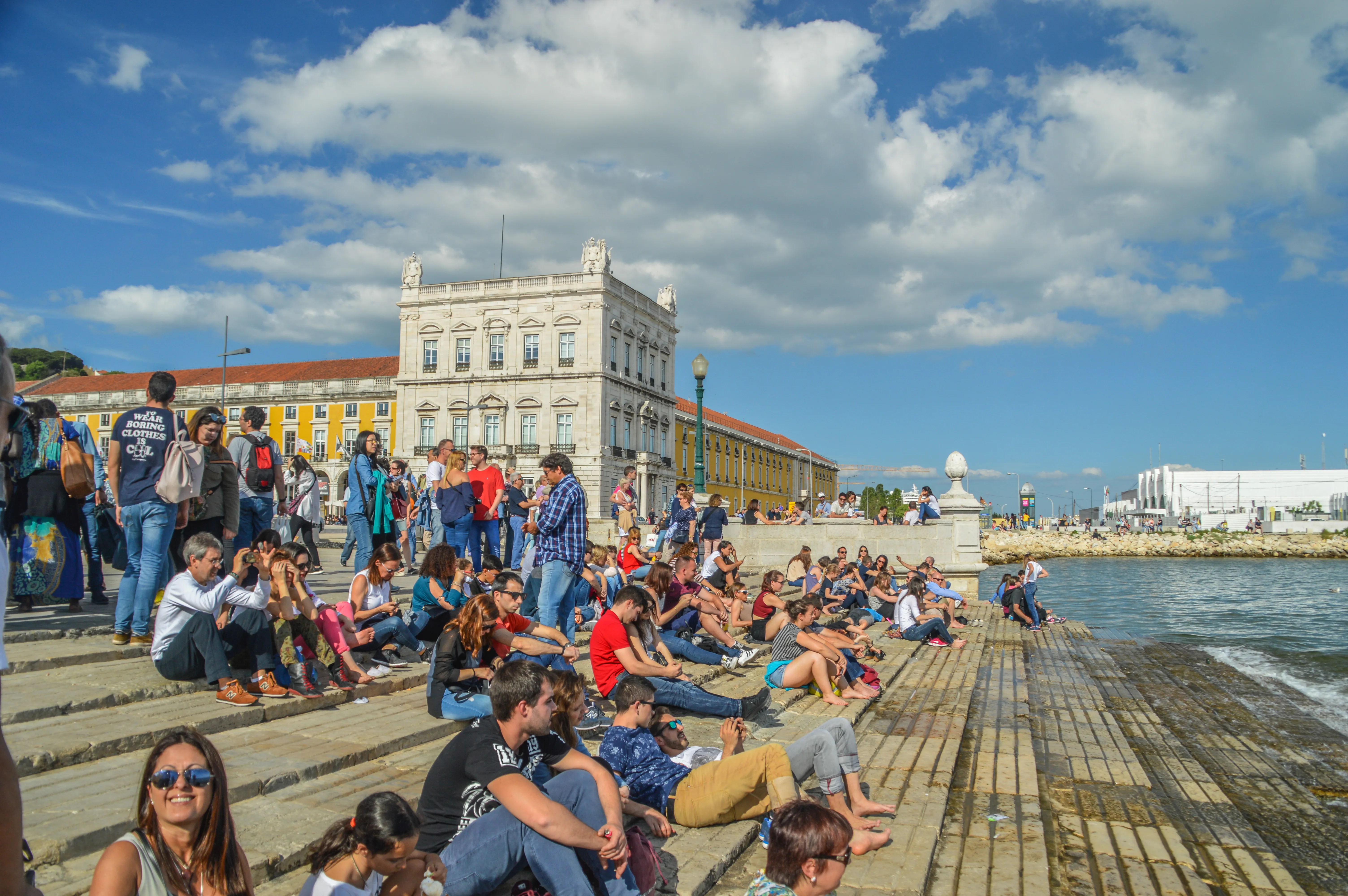 image link to https://www.mgaylard.co.uk/Portugal/Lisbon.html