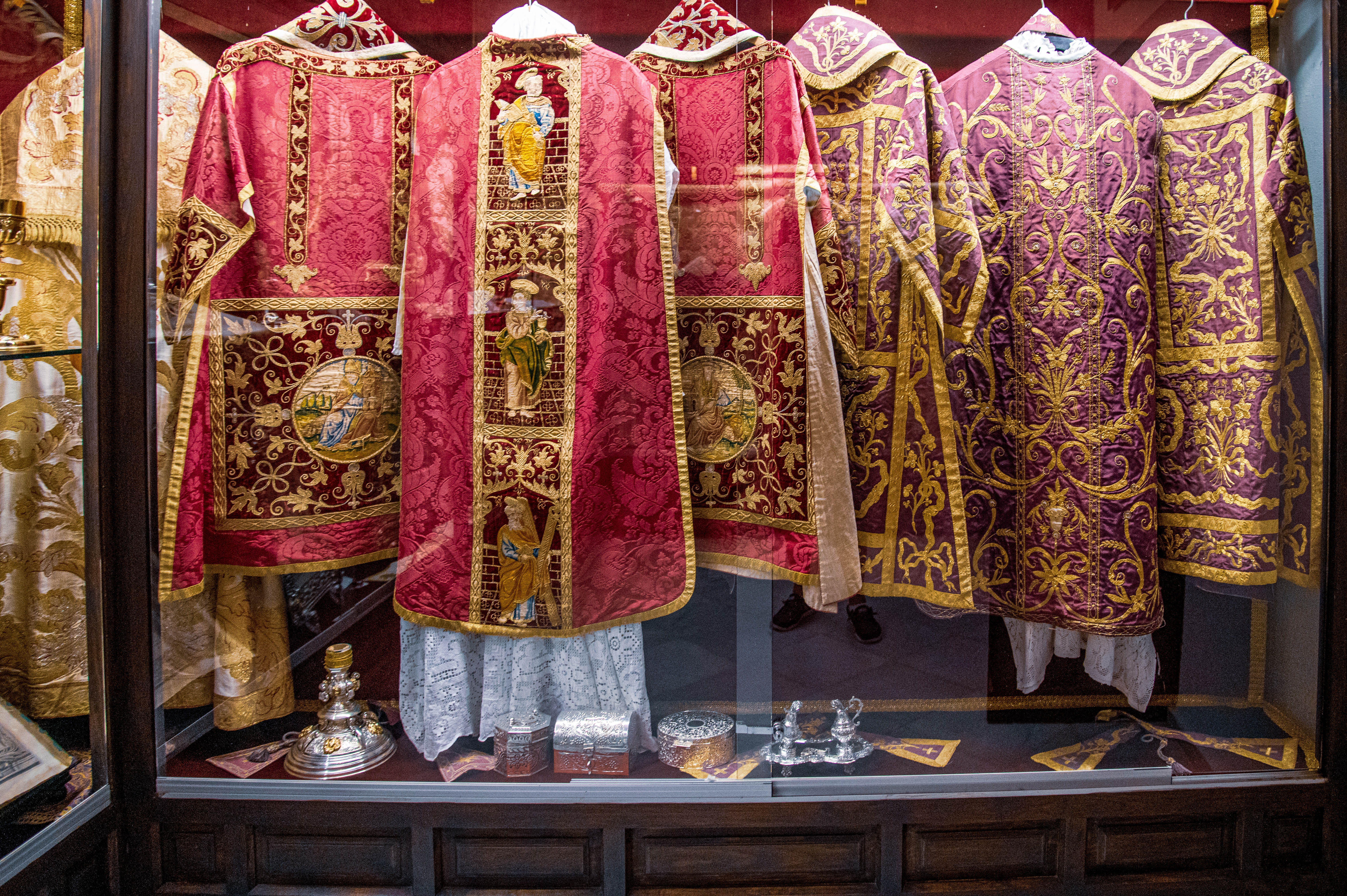 vestments