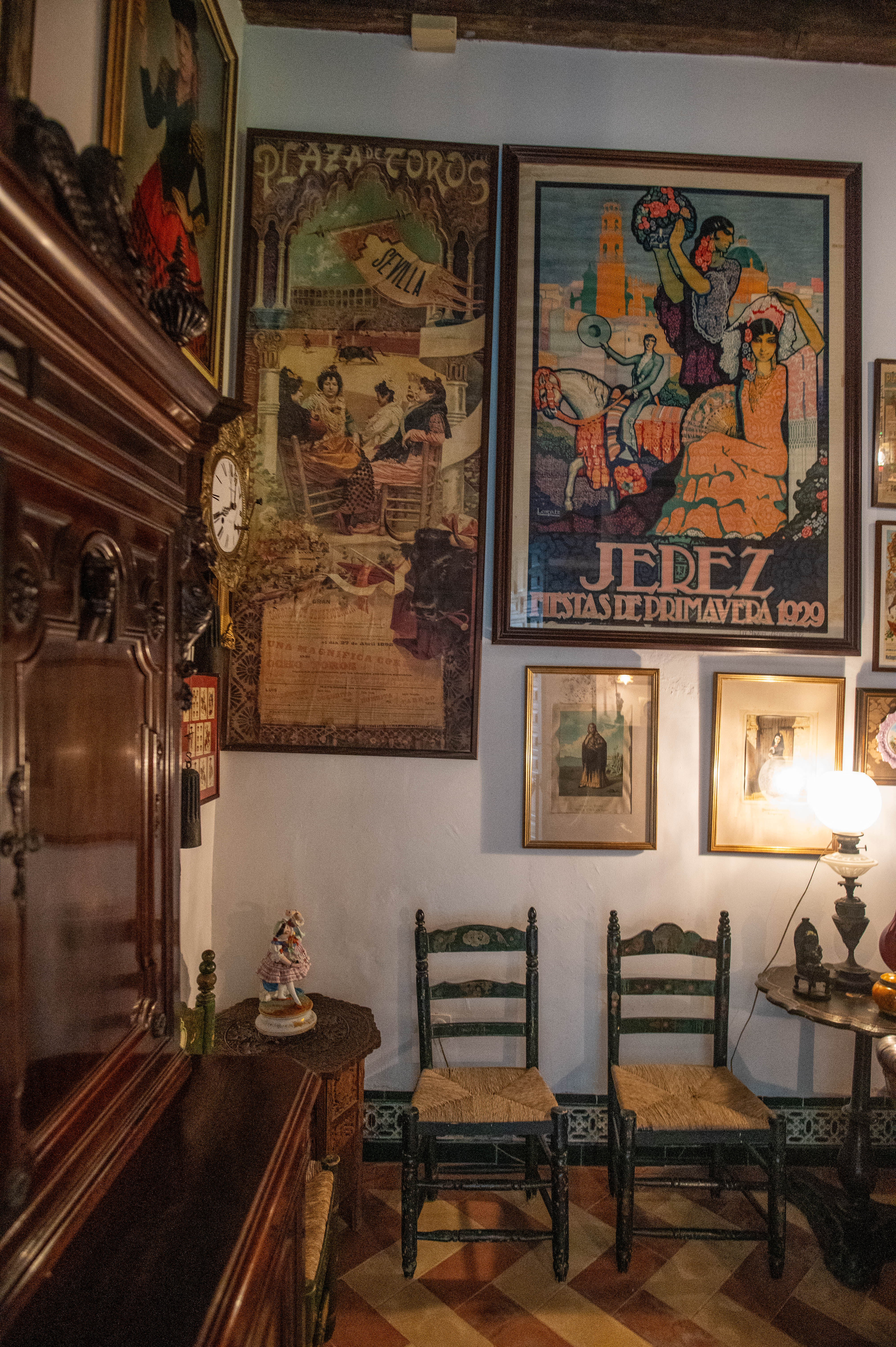 room with vintage decor