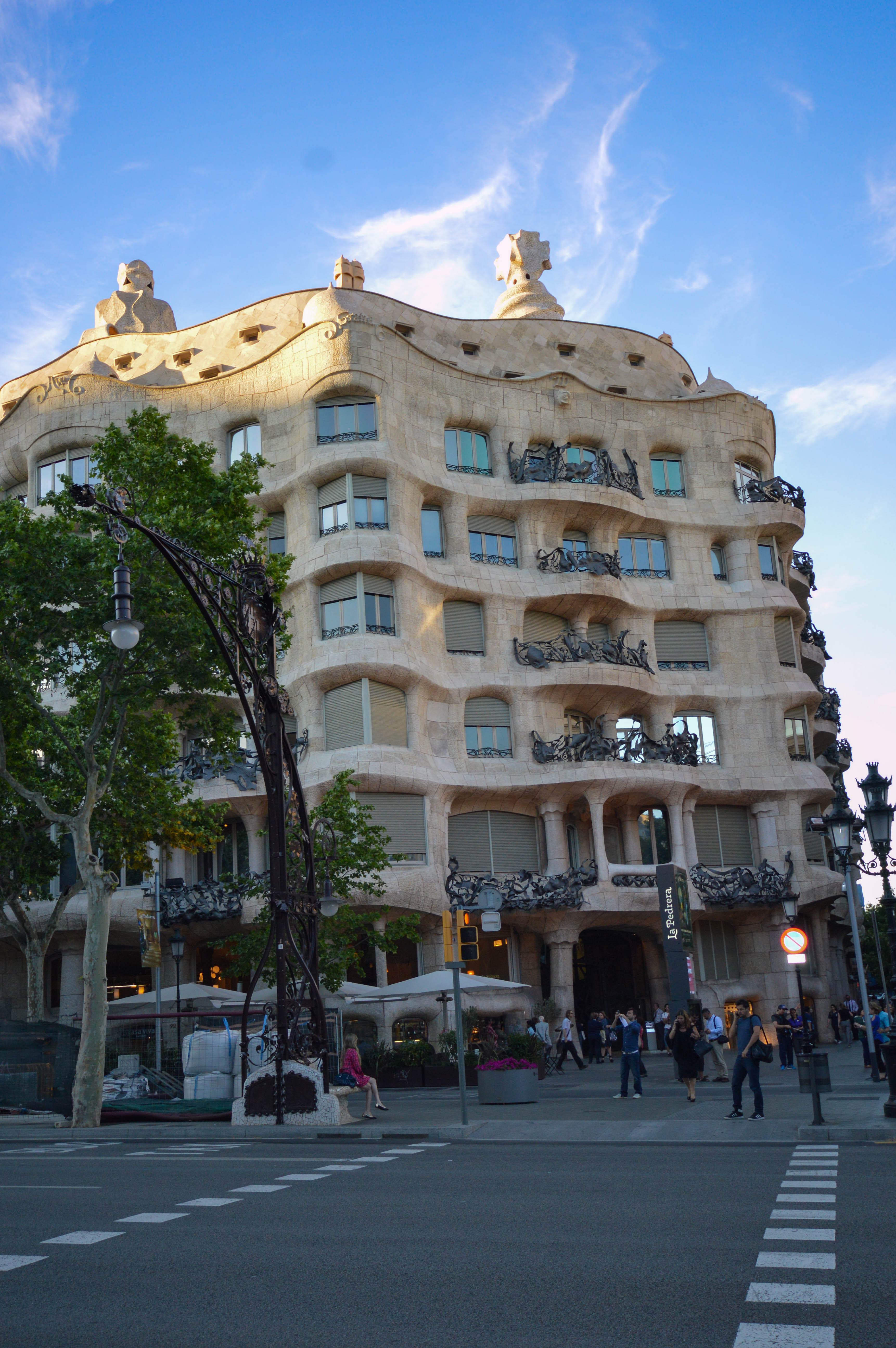 unique, flowing, and organic architecture,