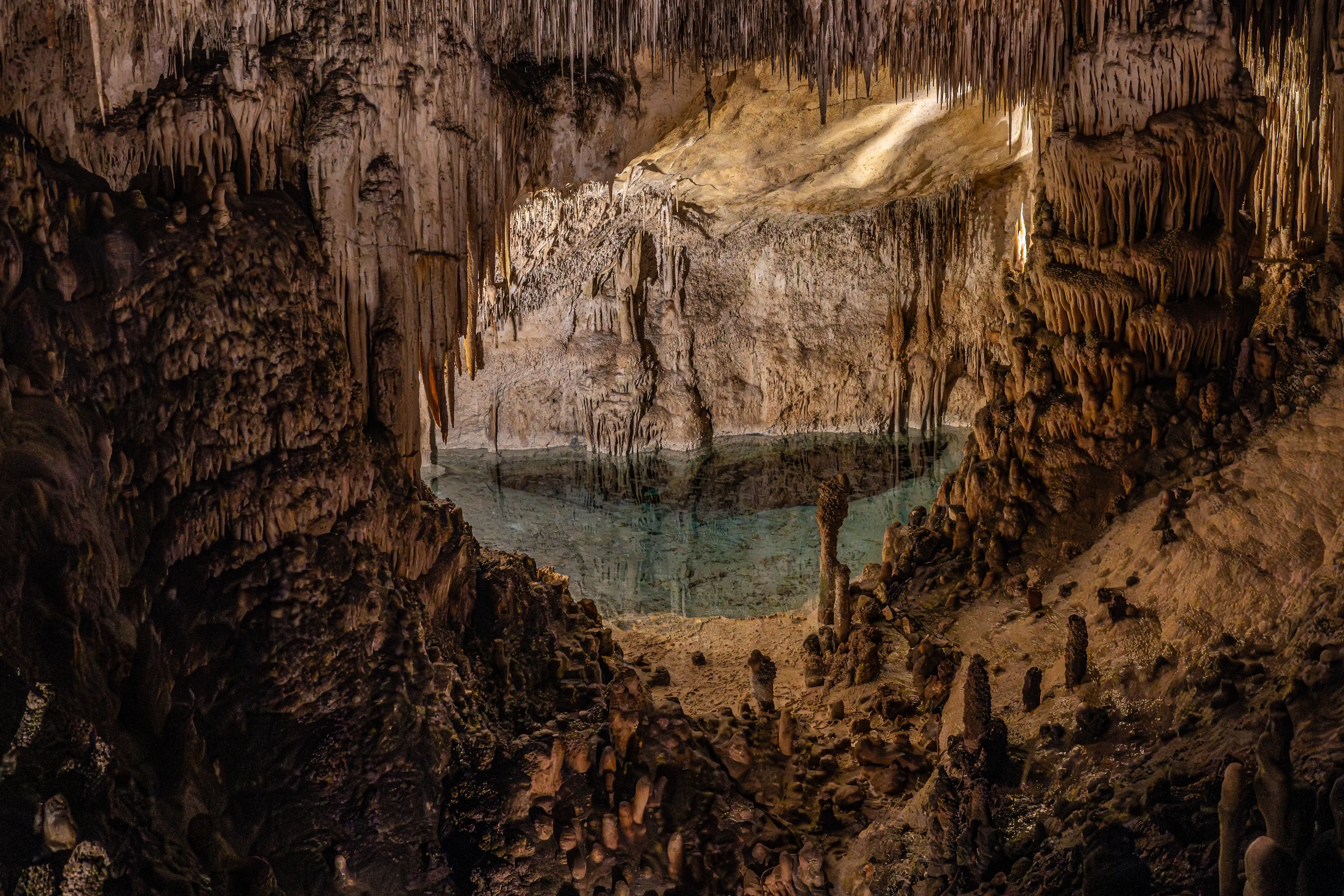 image link to https://www.mgaylard.co.uk/Spain/mallorcacristo..html
