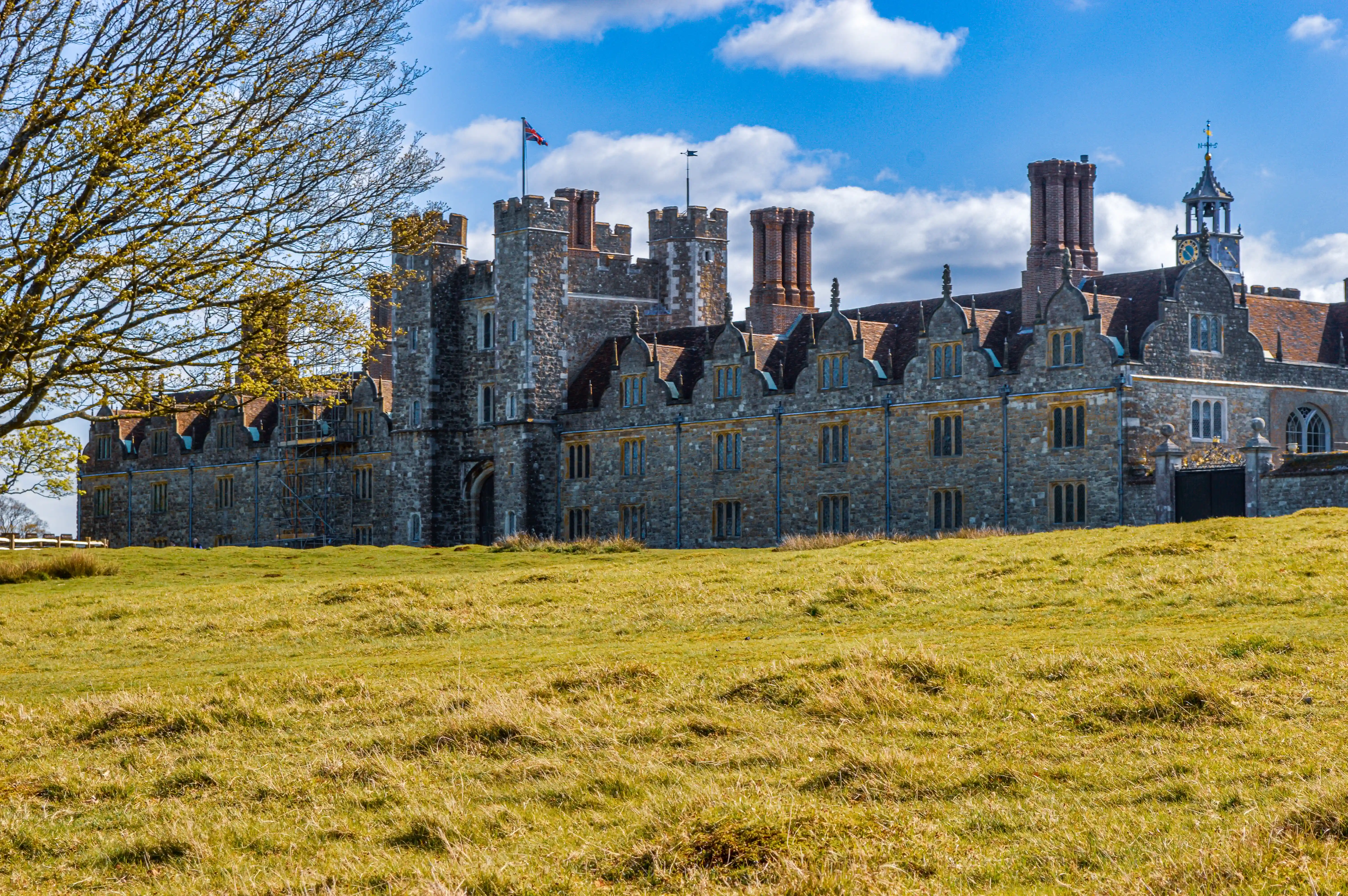image link to https://www.mgaylard.co.uk/UKUKGallery/KentIghtham.html#knole