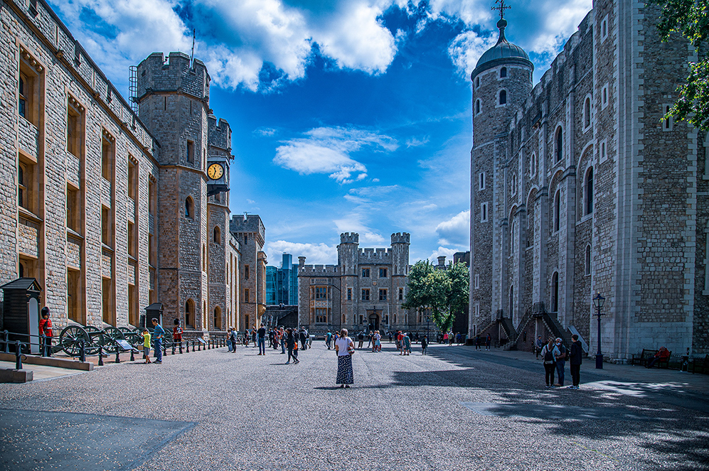 The Waterloo Block (also known as Waterloo Barracks) is a prominent Grade I-listed building in the Tower of London’s Inner Ward. It was constructed in 1845 in the castellated Gothic Revival style with Domestic Tudor details, replacing the old Grand Storehouse destroyed by fire in 1841