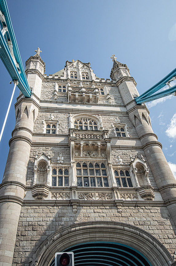 Majestic Tower Bridge Ascends Towards a Clear London Sky