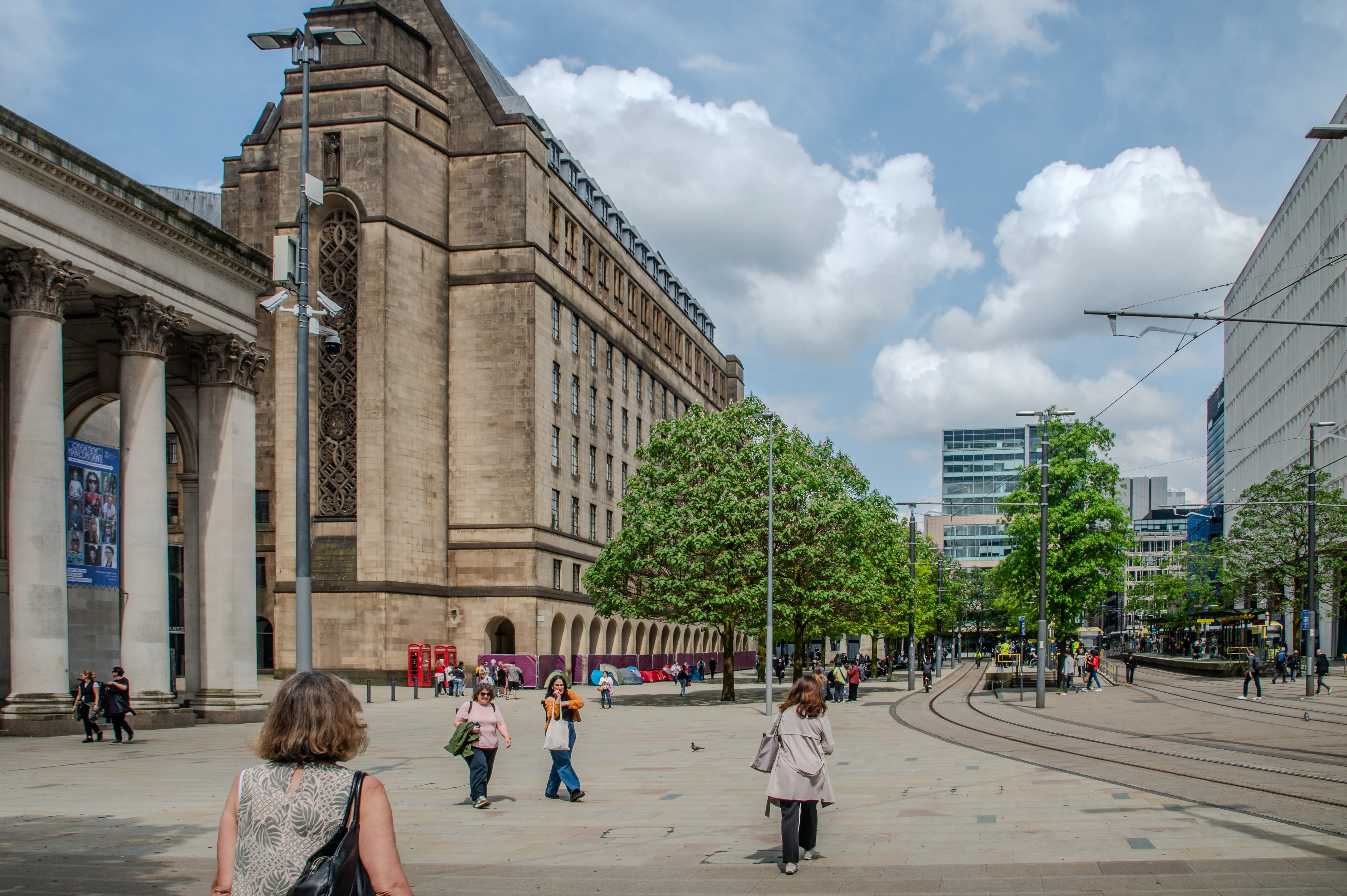 image link to https://www.mgaylard.co.uk/UKGallery/ManchesterCivic..html#peter