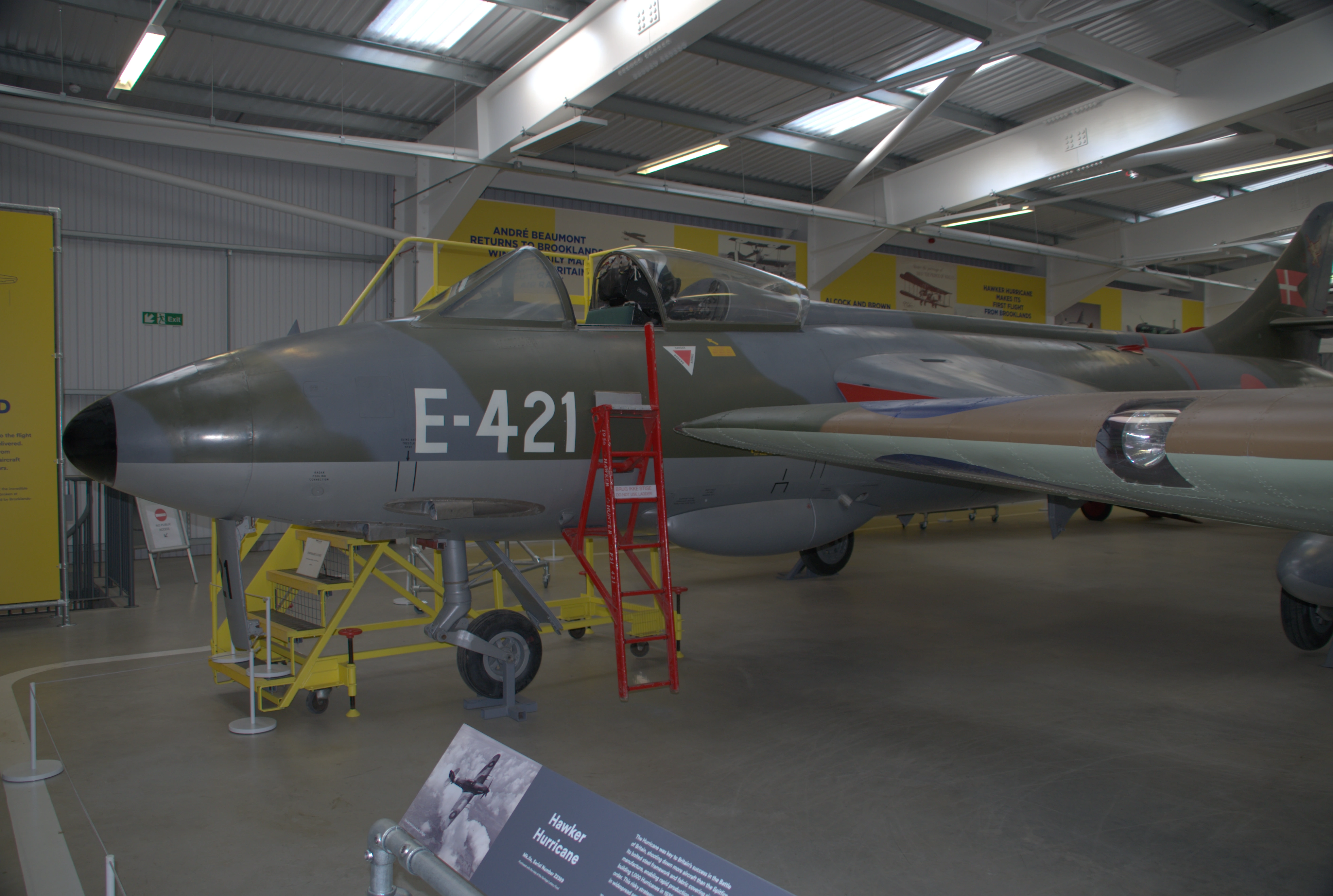 image link to https://www.mgaylard.co.ukl/UKGallery/SurreyBrooklandsFlightShed.html