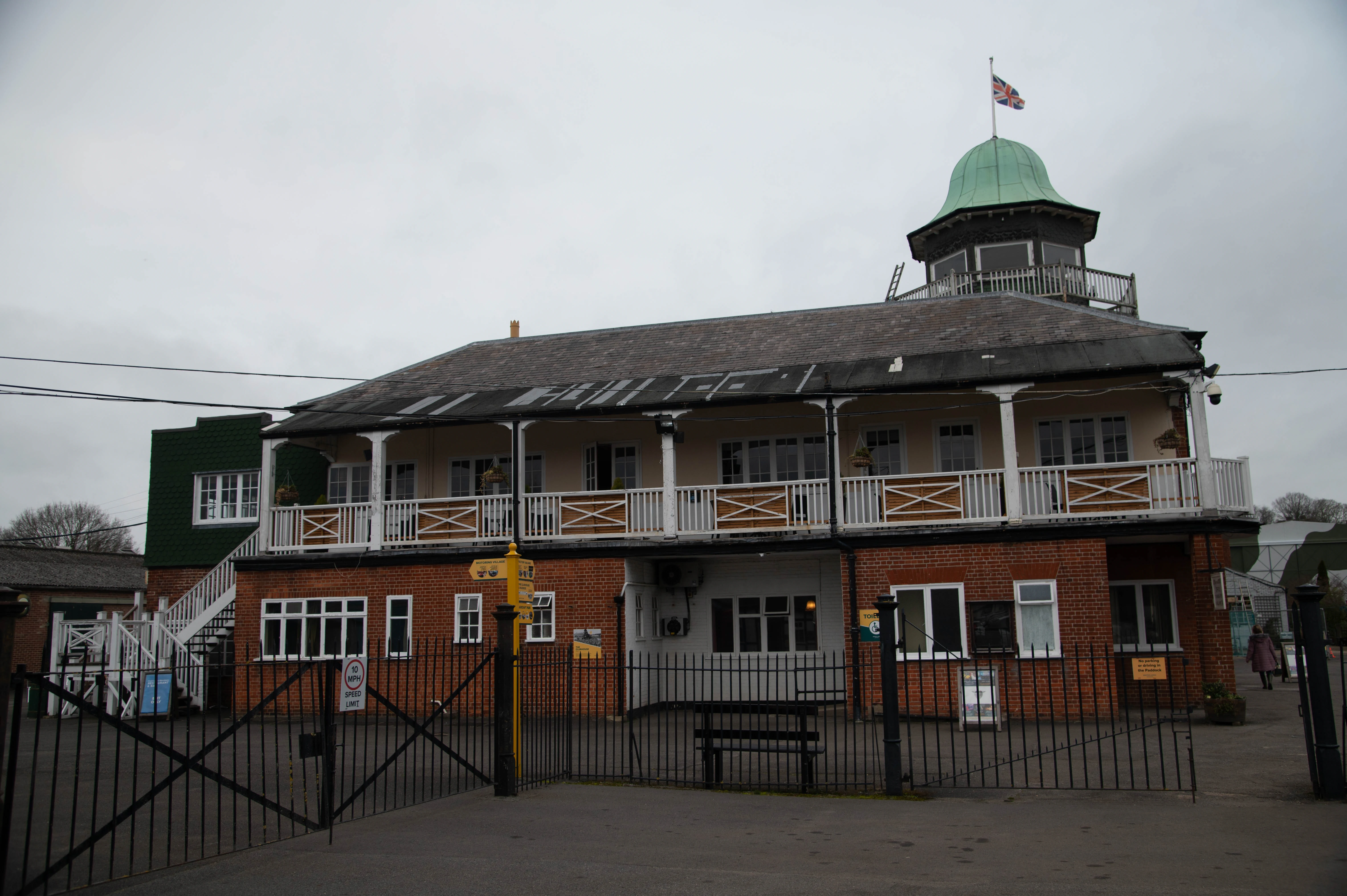 image link to https://www.mgaylard.co.ukl/UKGallery/SurreyBrooklandsMuseum.html#track